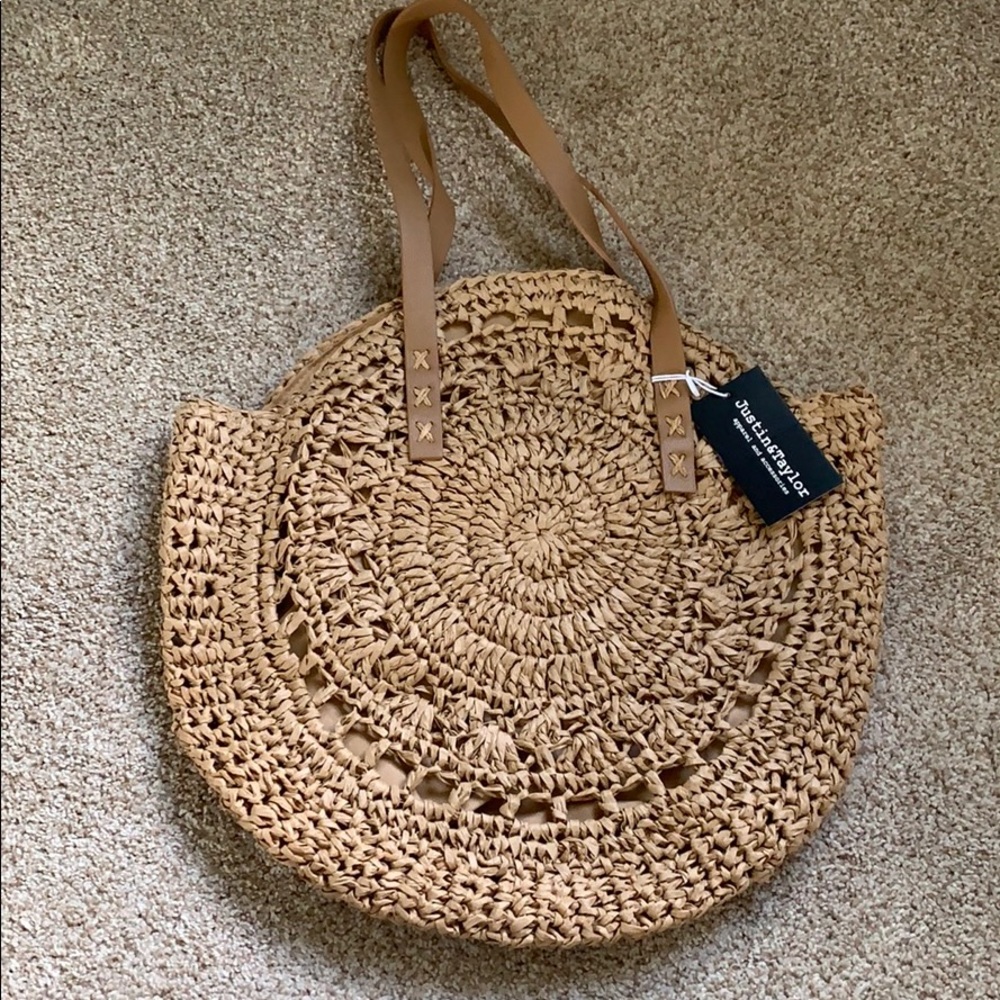 ✨LAST ONES✨HANDMADE ROUND STRAW BOHO CHIC BAG
